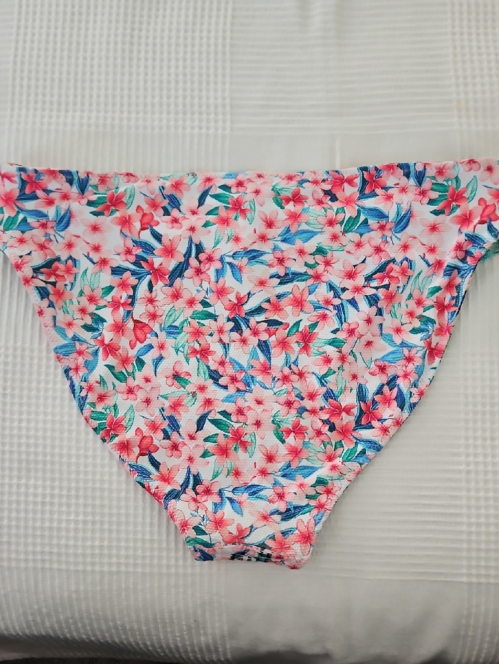 Tommy Bahama Reversible Hipster Textured Bikini Bottom: Navy/Floral/Tropical: XL - Picture 5 of 13